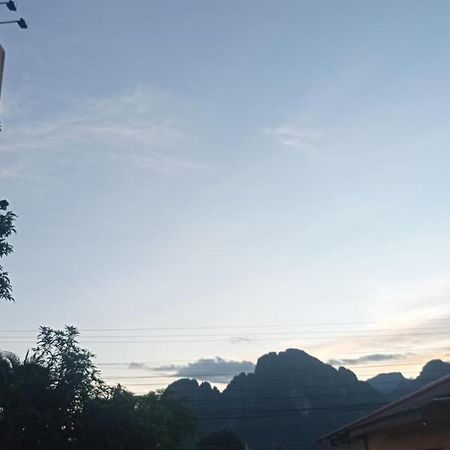 Inthavong Hotel/Guest House Vang Vieng Exterior foto