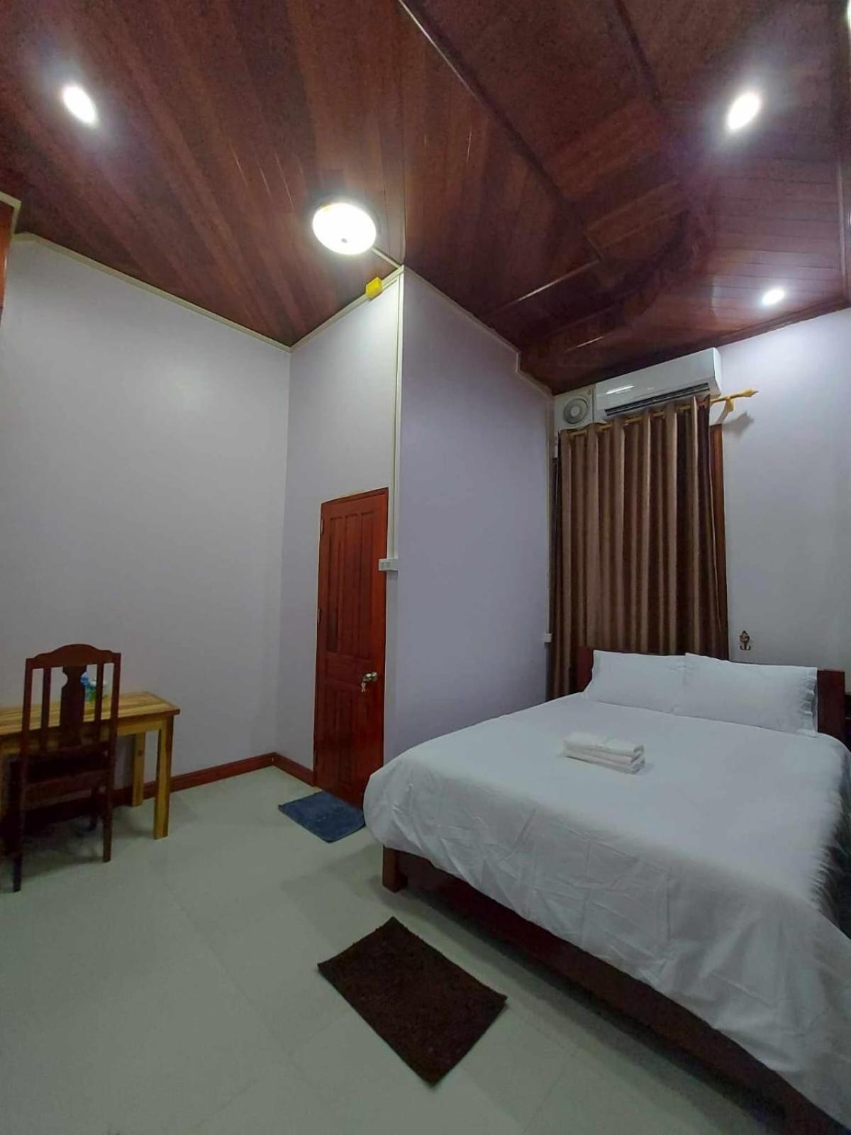 Inthavong Hotel/Guest House Vang Vieng Exterior foto